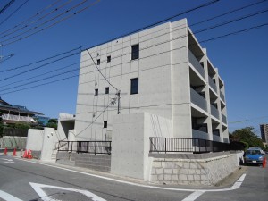 マンション西側 (1)